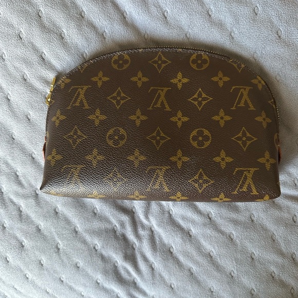 Louis Vuitton Monogram Cosmetic Pouch GM - Picture 4 of 6
